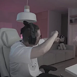 🕺