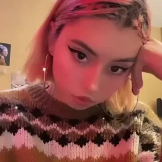 🤨