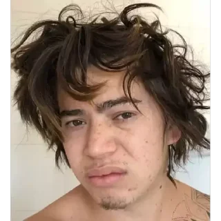 🤢