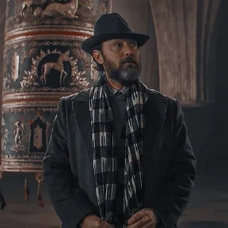 🎬