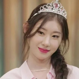 👑