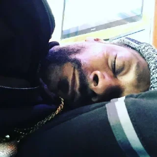 😐