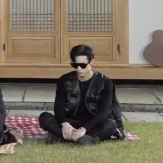 😎