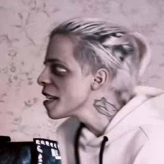 🎥
