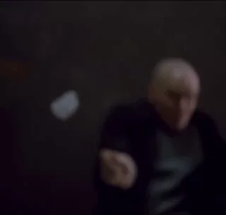 😗