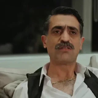 😠