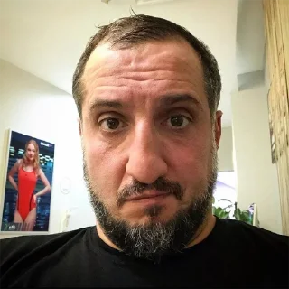 🤨