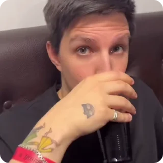 👀