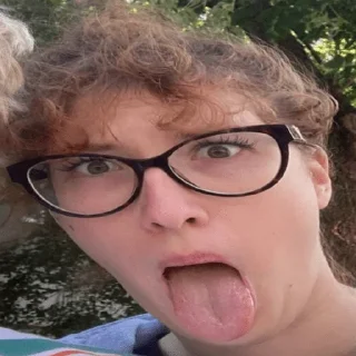 😨