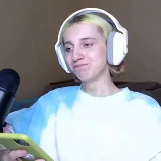 😣