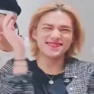😝