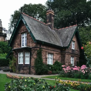 🏠