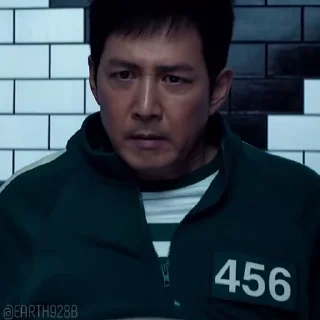 😭