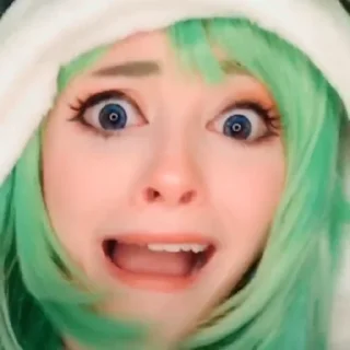 😨