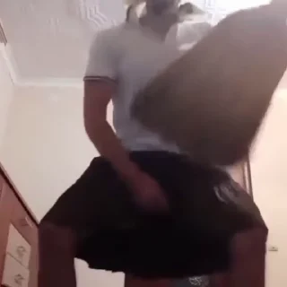 🥳