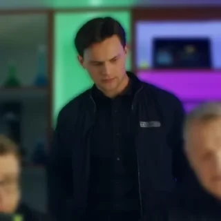 🤨