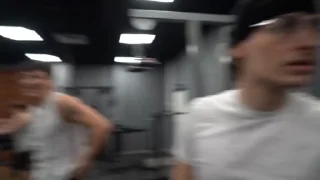 😁