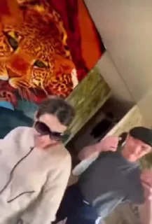 🕺