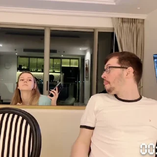 😮