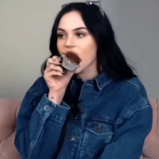 😐