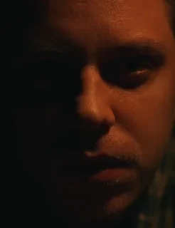 😈
