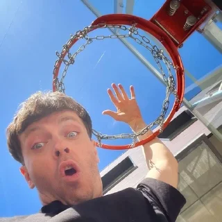 😮