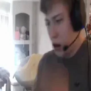 😳