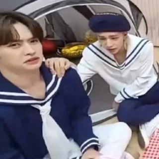 🤢