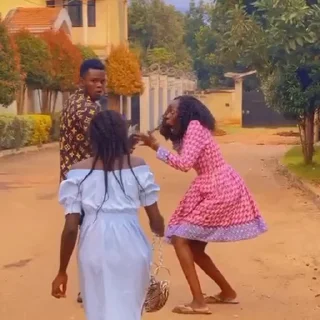 😱