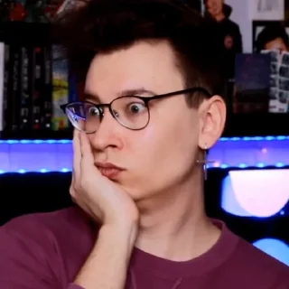 😨