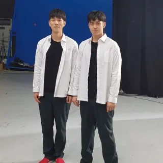 😀