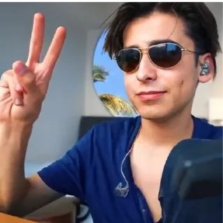✌