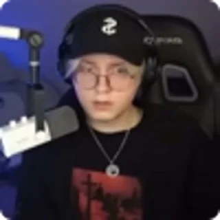 😨
