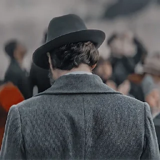 🎬