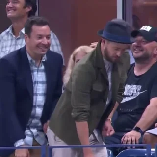 🕺