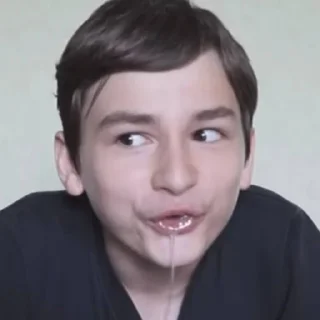 😢