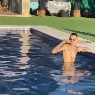 🕺
