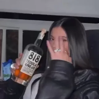 😐