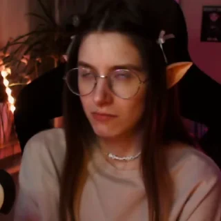 😨