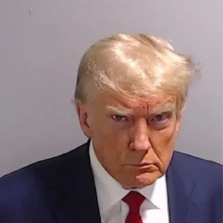 😠