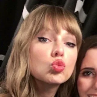 😗