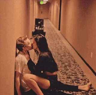 💋