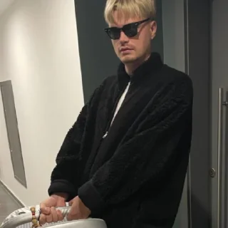 😎