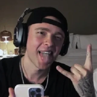 😛