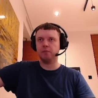 🤢