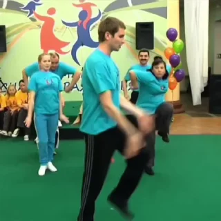 🕺