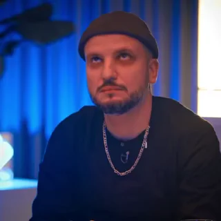 😐