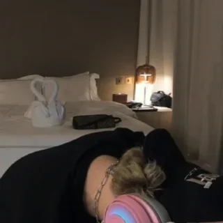 😑