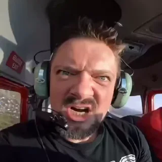 ✈