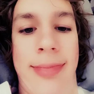 👶